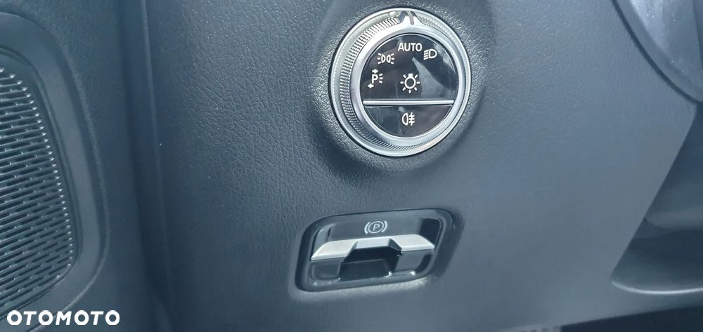 Mercedes-Benz Klasa C 200 mHEV 4-Matic AMG - 40