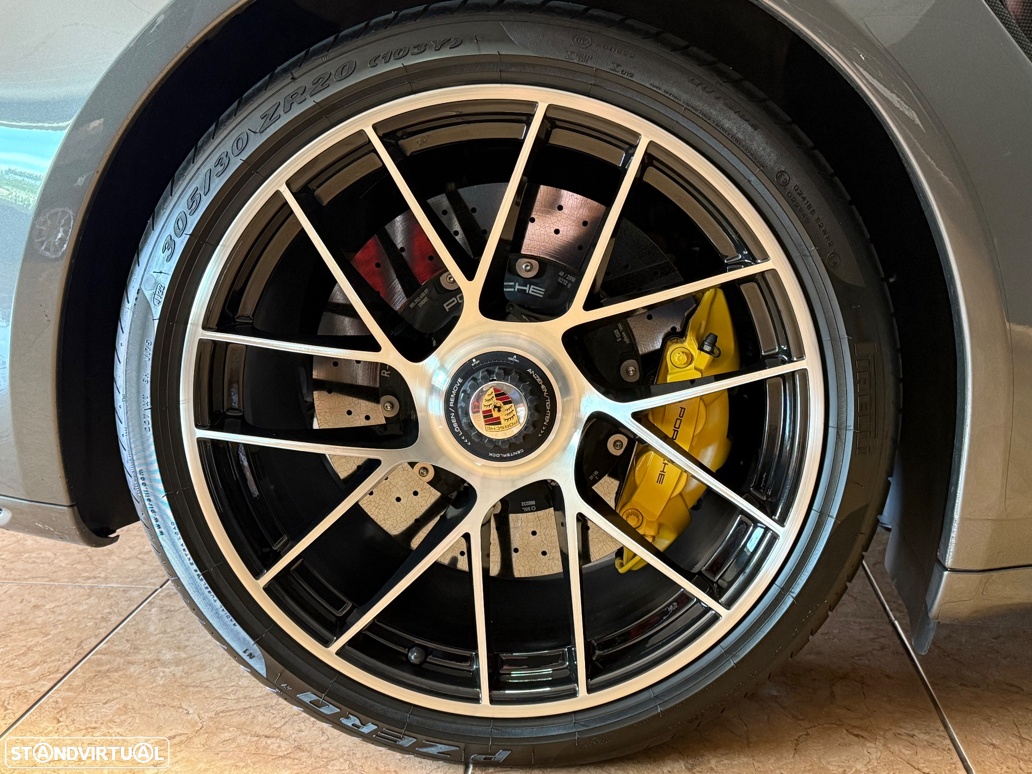 Porsche 911 (991) Turbo S Cabriolet - 7