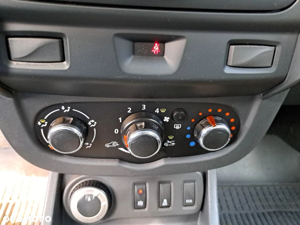 Dacia Duster 1.6 SCe Access S&S - 14