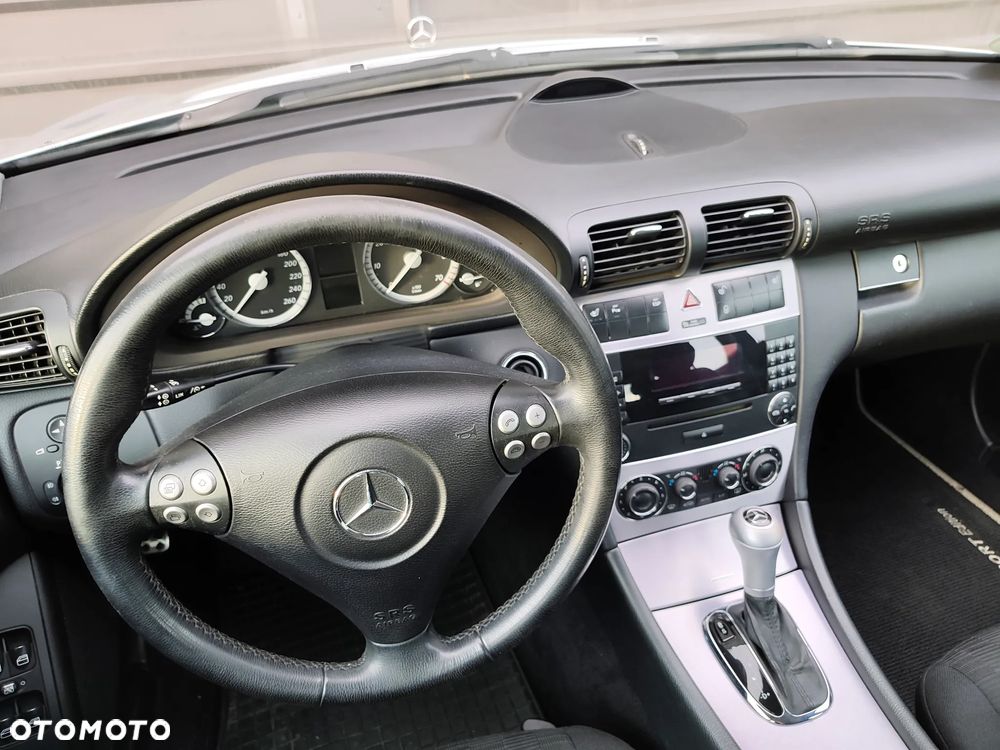 Mercedes-Benz Klasa C 180 Kompressor Automatik Avantgarde Sport Edition - 34