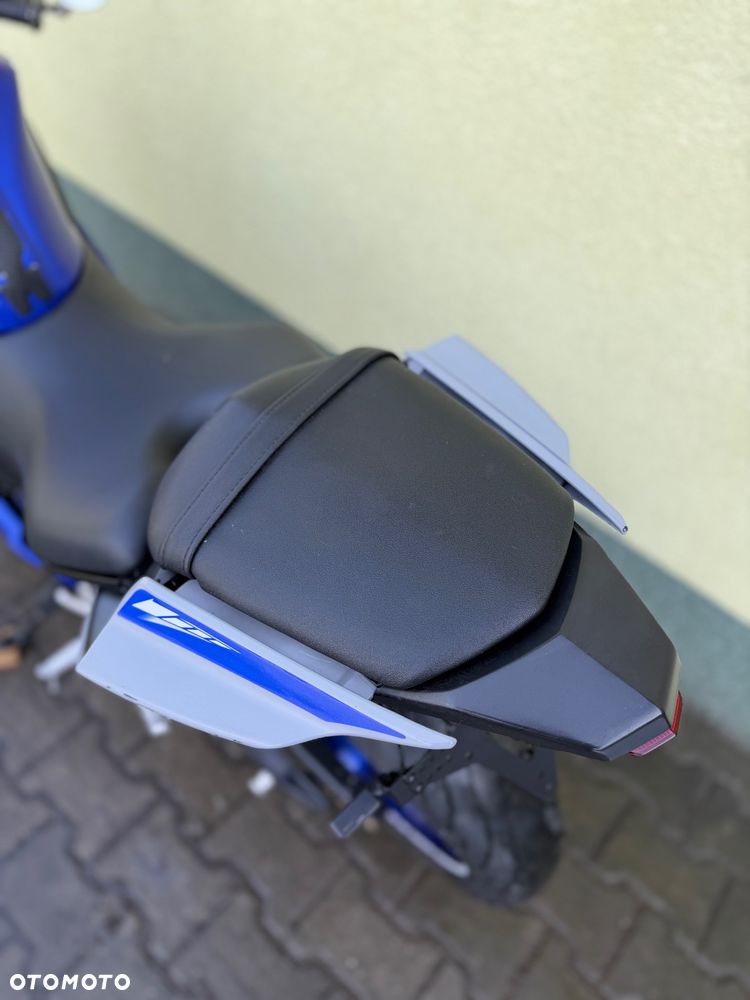 Yamaha YZF - 21