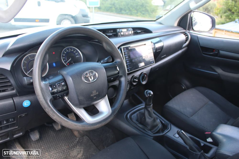 Toyota Hilux 2.4 D-4D 2WD CD - 11