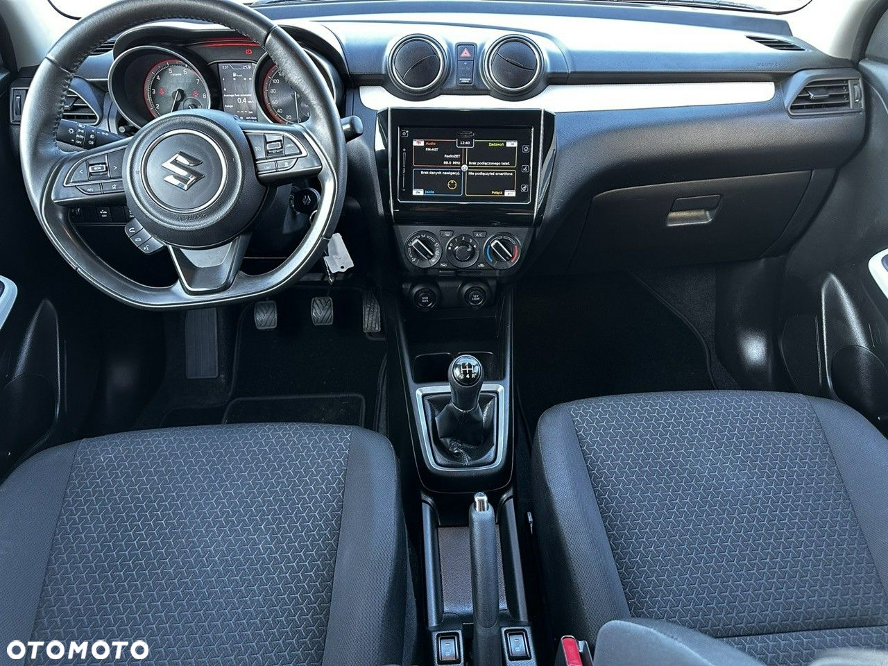 Suzuki Swift 1.2 Premium Plus - 16