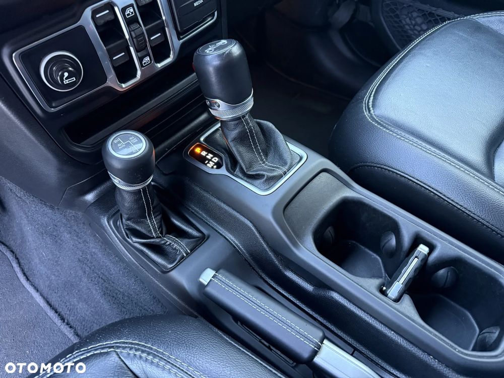 Jeep Wrangler Unlimited GME 2.0 Turbo Sahara - 12