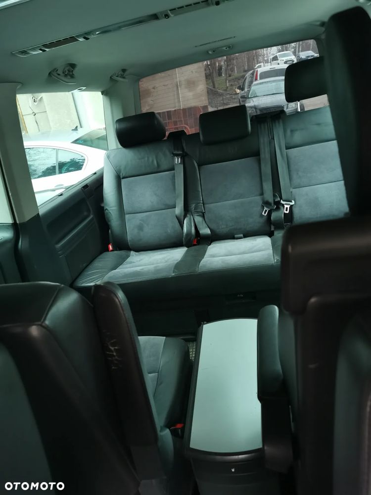 Volkswagen Multivan - 29