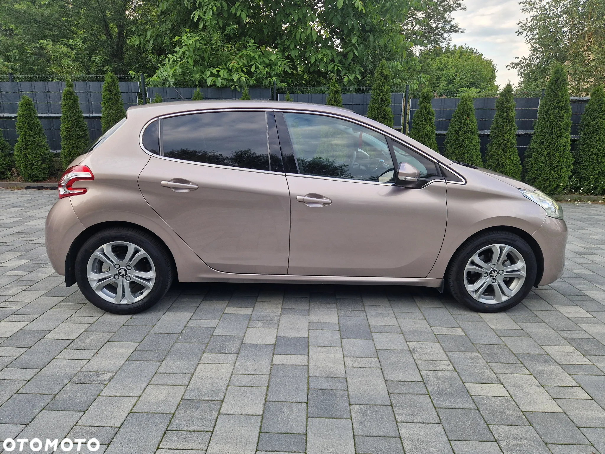 Peugeot 208 1.2 VTi Allure - 5