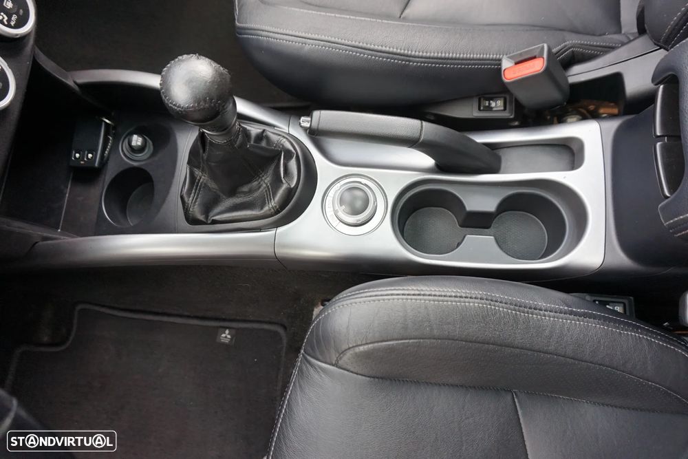 Mitsubishi Outlander 2.0 DI-D Intense+ 4WD - 31