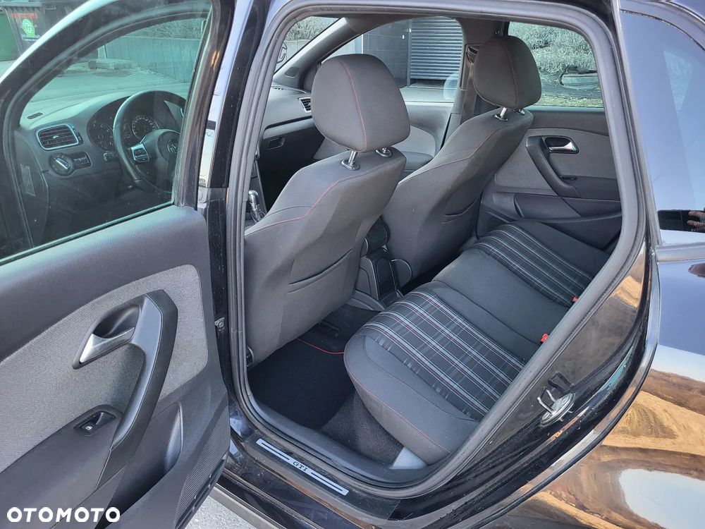 Volkswagen Polo 1.4 DSG GTI - 14