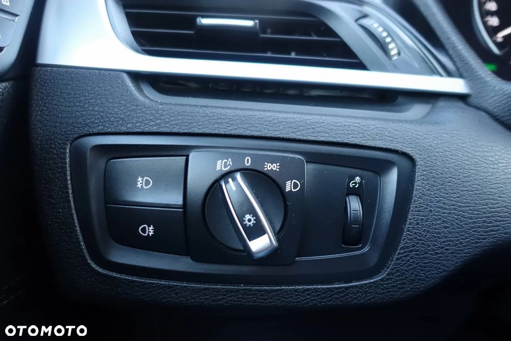 BMW X1 sDrive18d Sport Line - 22