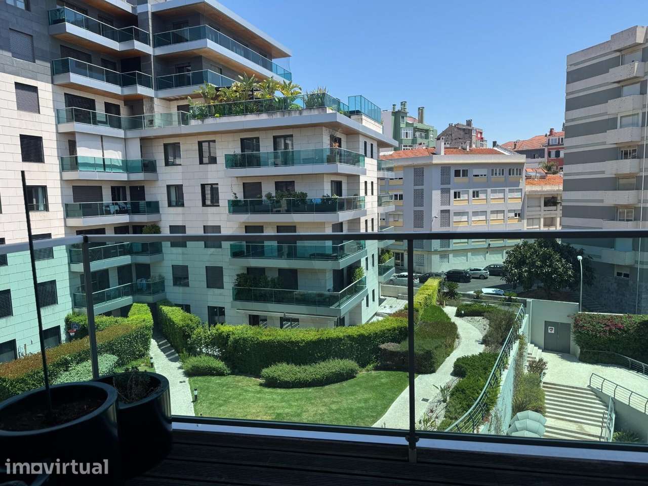 T4 com varanda em condomínio privado com piscina | Lapa - Grande imagem: 4/27