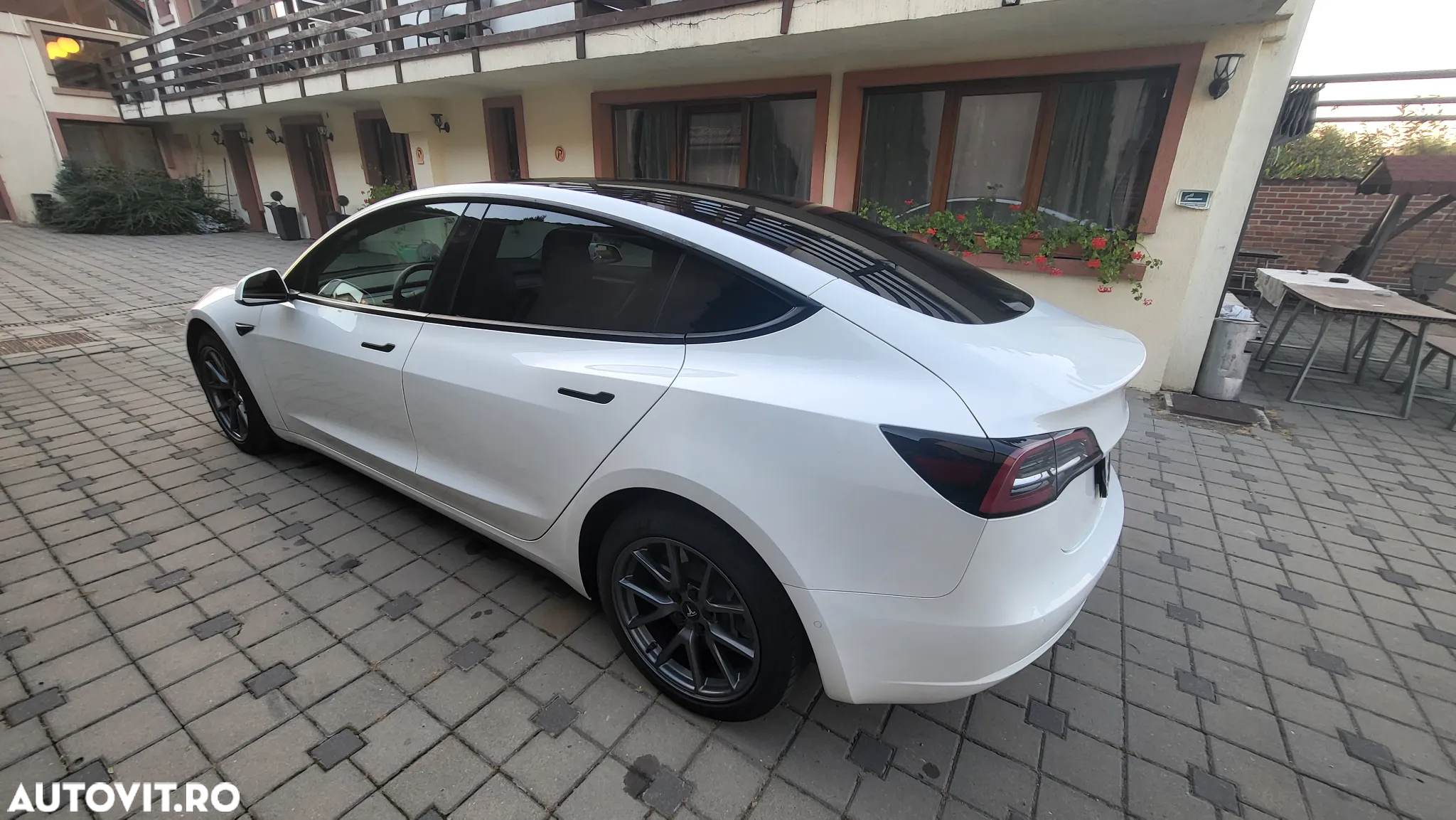 Tesla Model 3 Langstreckenbatterie Allradantrieb Dual Motor Performance - 35