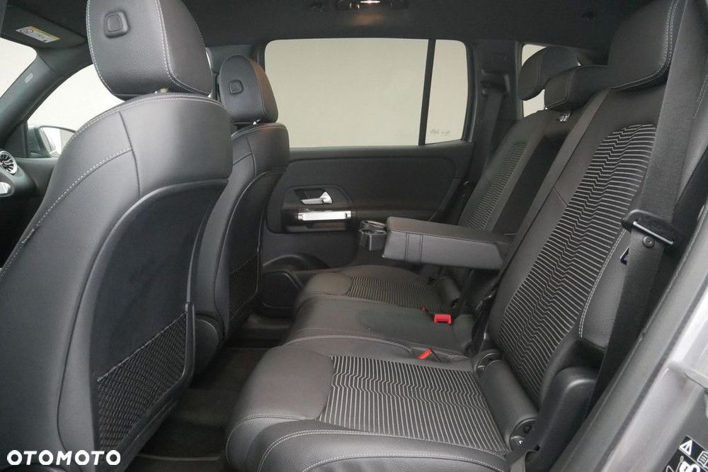 Mercedes-Benz GLB - 15