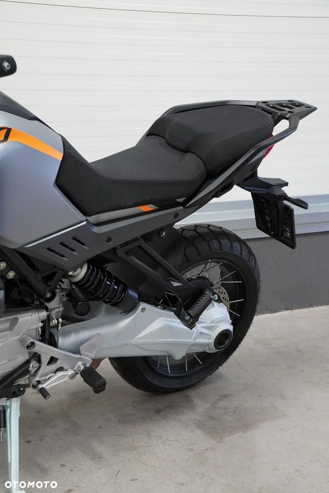 Moto Guzzi Stelvio - 11