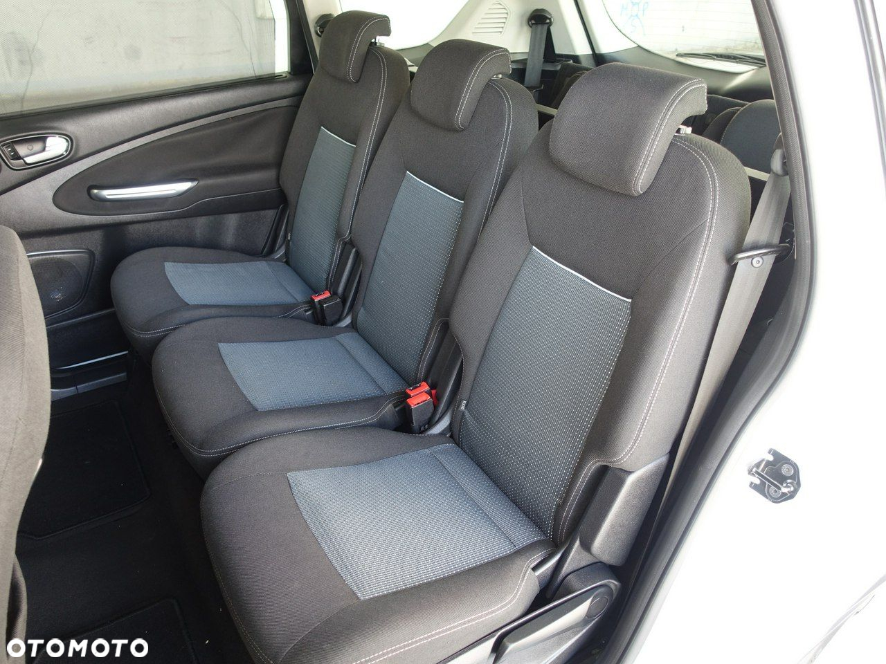 Ford S-Max - 16