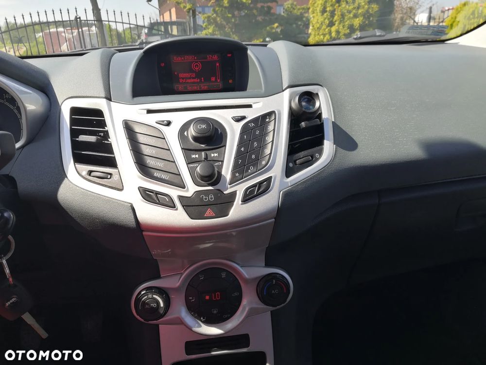 Ford Fiesta 1.25 Ghia - 17