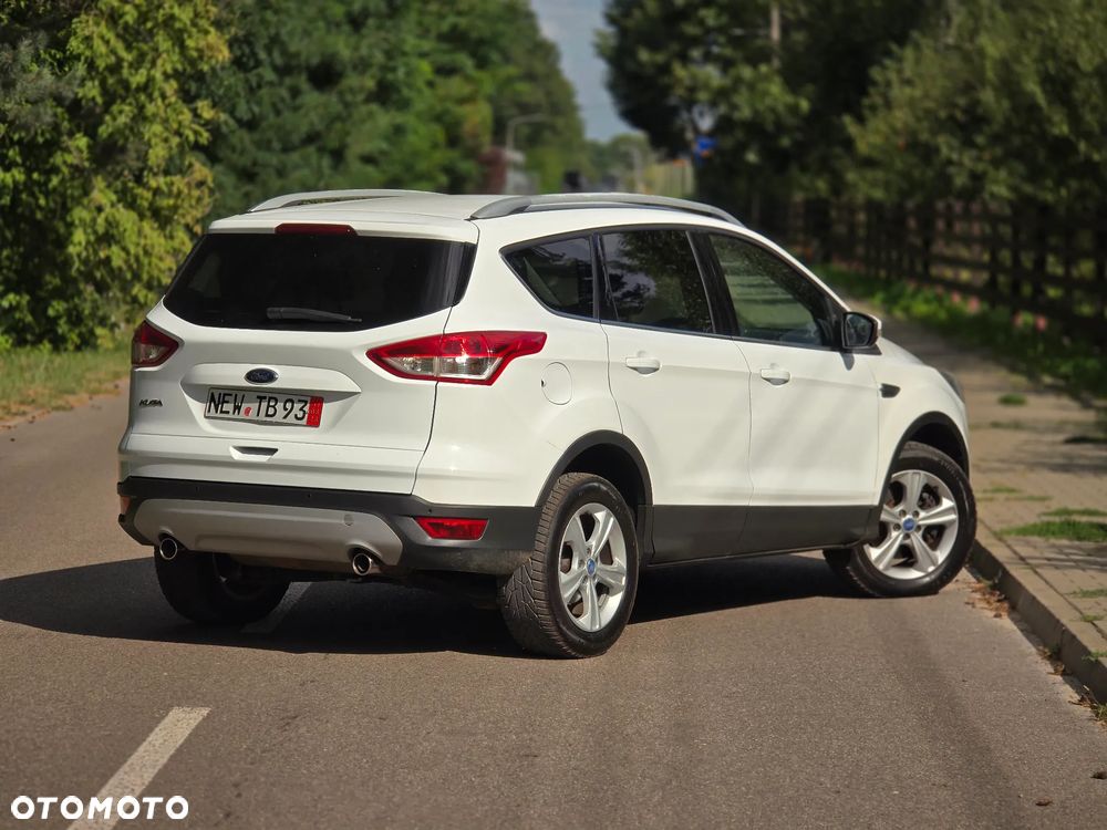 Ford Kuga 2.0 TDCi 2x4 Titanium - 5