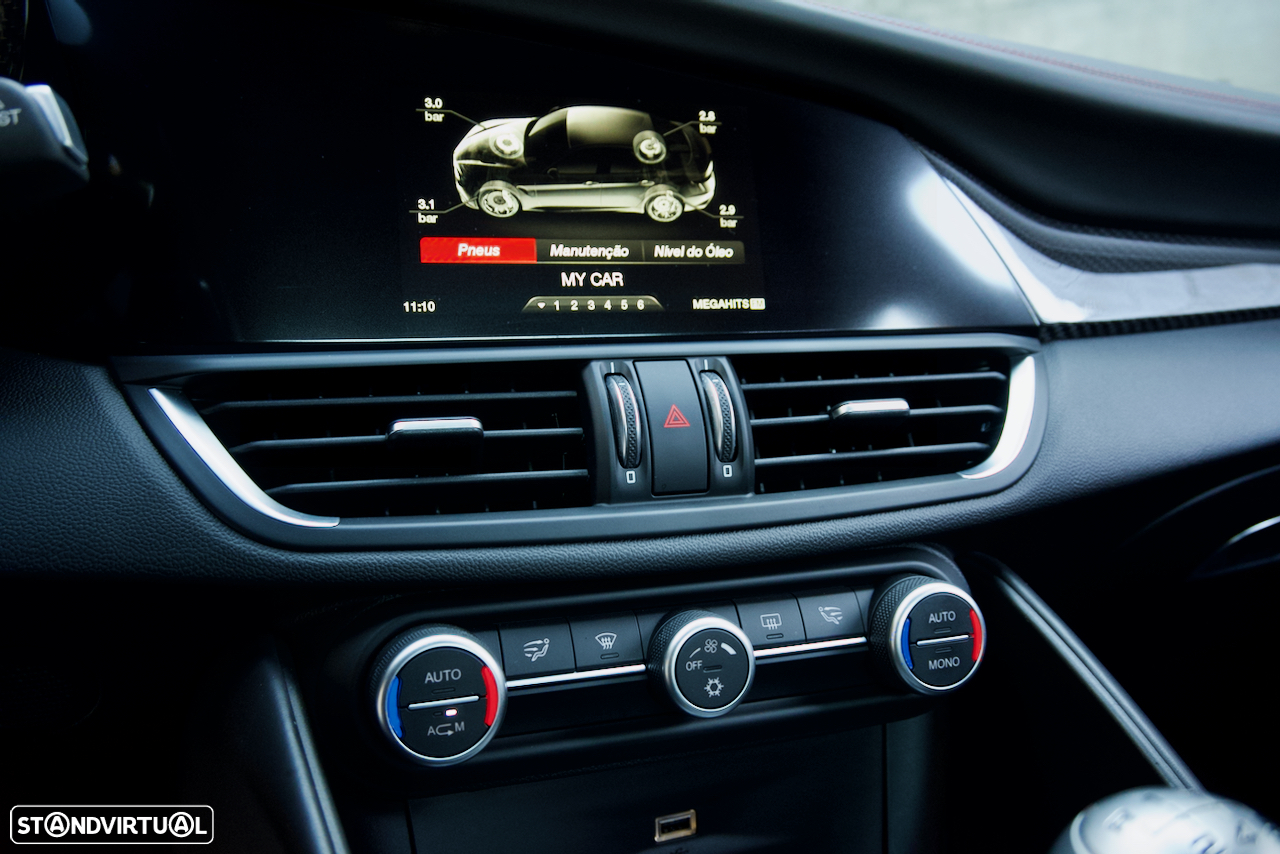 Alfa Romeo Giulia 2.9 Bi-Turbo Quadrifoglio - 37