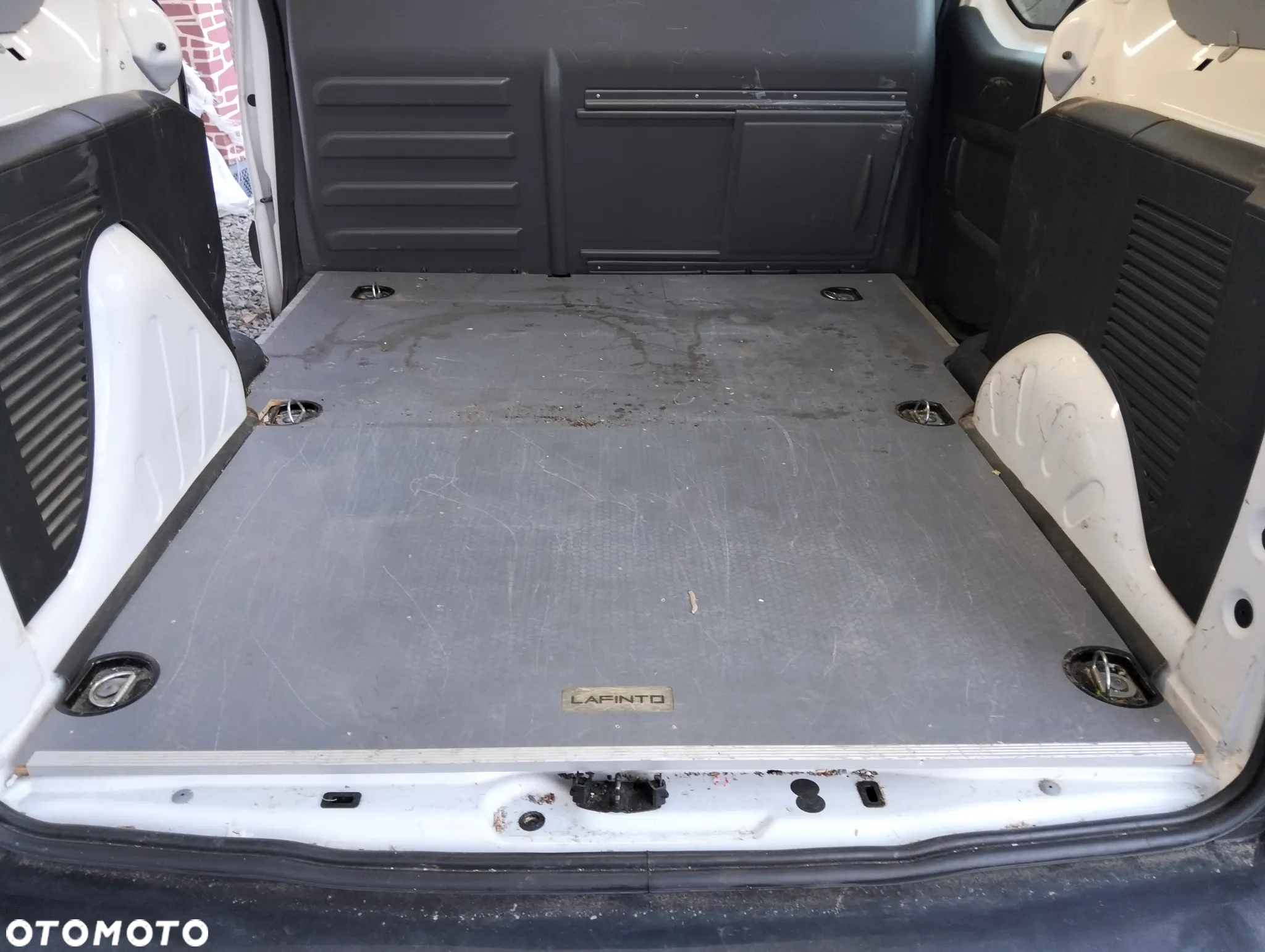 Peugeot Partner 4X4 - 5
