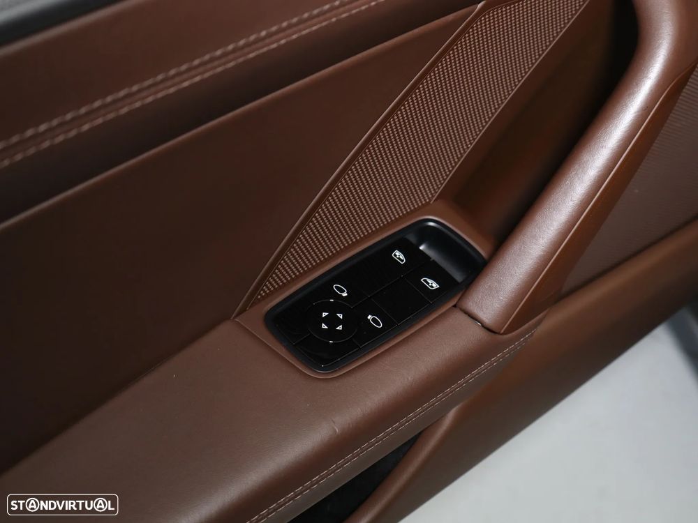 Porsche 911 (992) Carrera PDK - 21