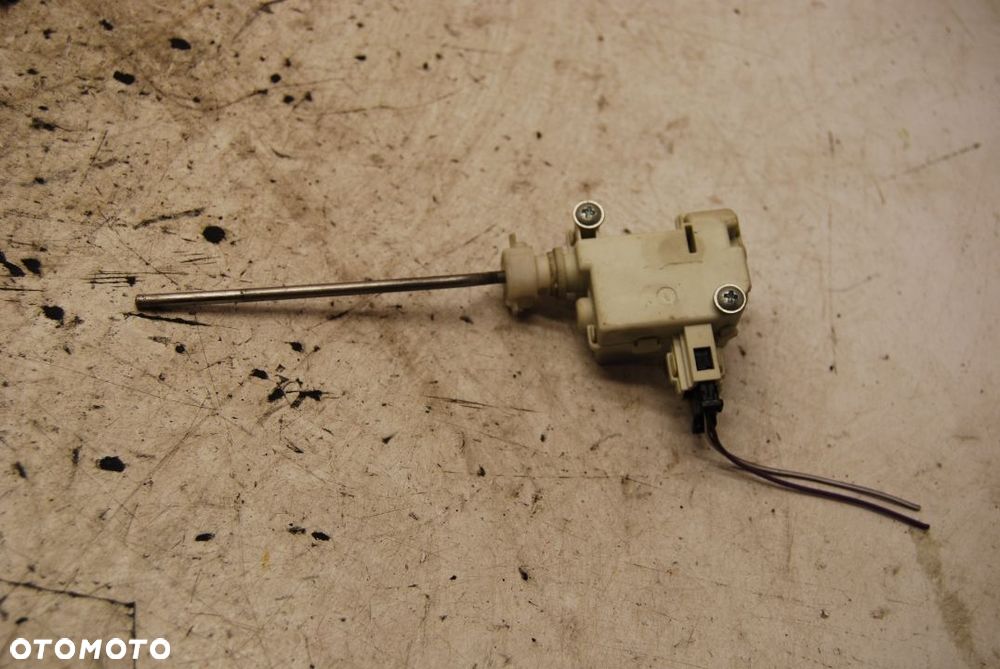 SIŁOWNIK KLAPY BAGAŻNIKA TYŁ 3B0959781 3B0959781C SEAT IBIZA III VW POLO IV PASSAT B5 LIFT GOLF VI 3B0959781F 6Q6810773B 5K6810773A AUDI A4 B6 B7 CABRIO 8H0863153 3B5827061C - 6