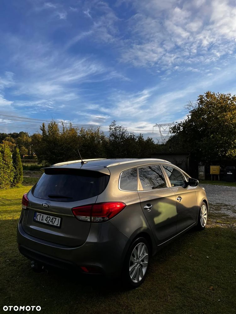 Kia Carens 1.7 CRDi 115 UEFA EURO 2016 - 3