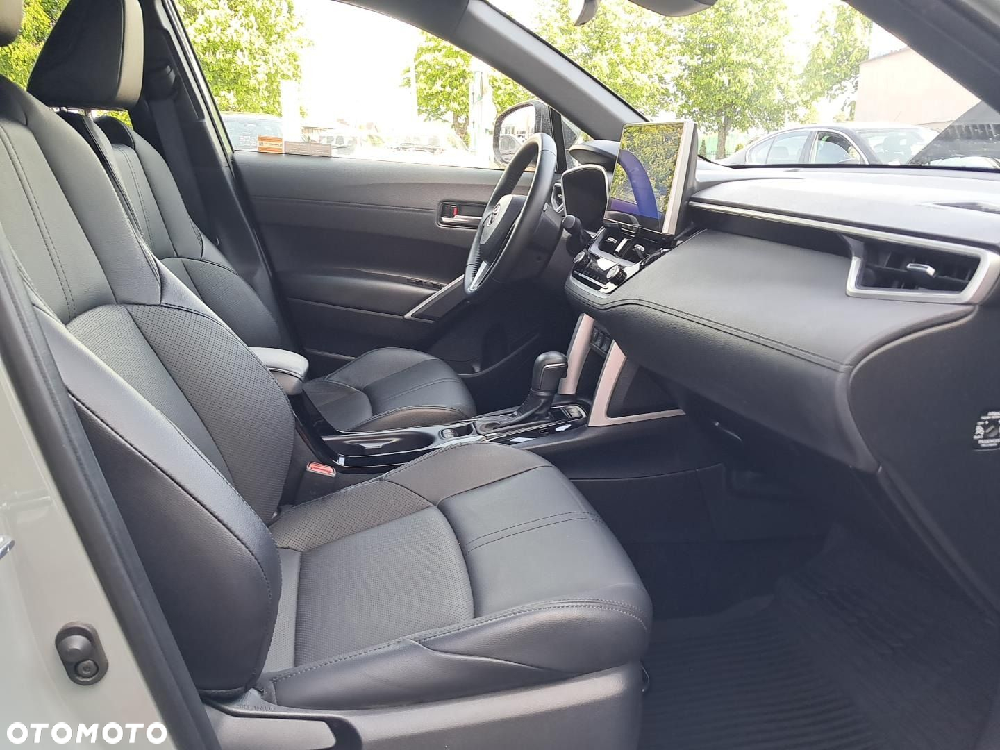 Toyota Corolla Cross - 10