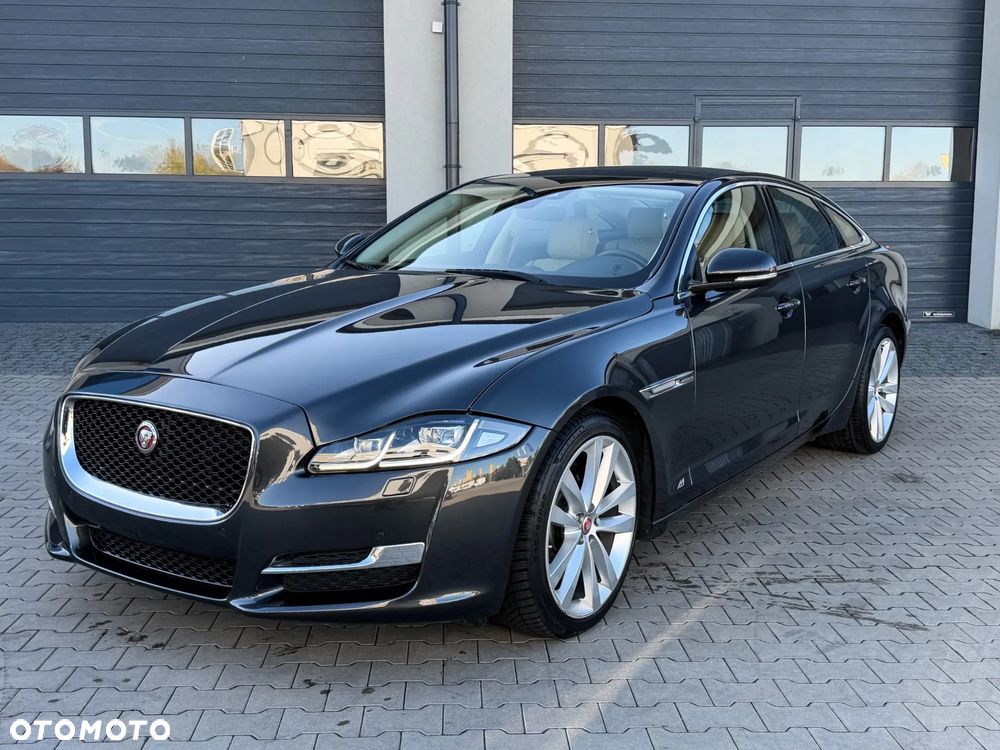 Jaguar XJ 3.0 D V6 Premium Luxury - 3