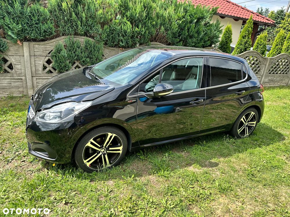 Peugeot 208 - 1