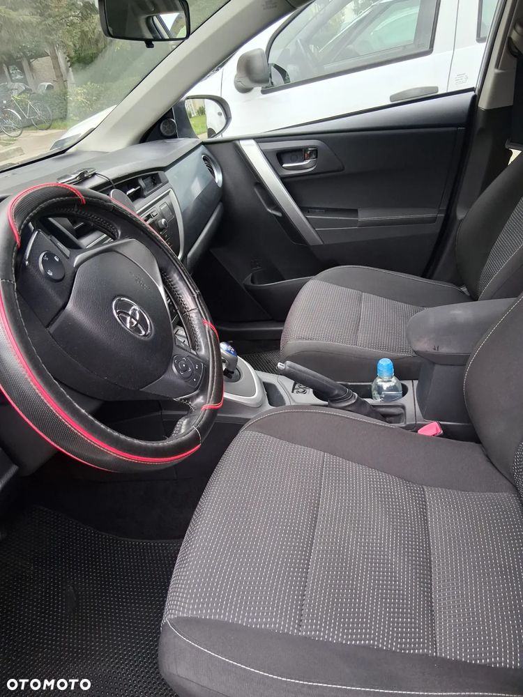 Toyota Auris 1.8 HSD Luna - 11