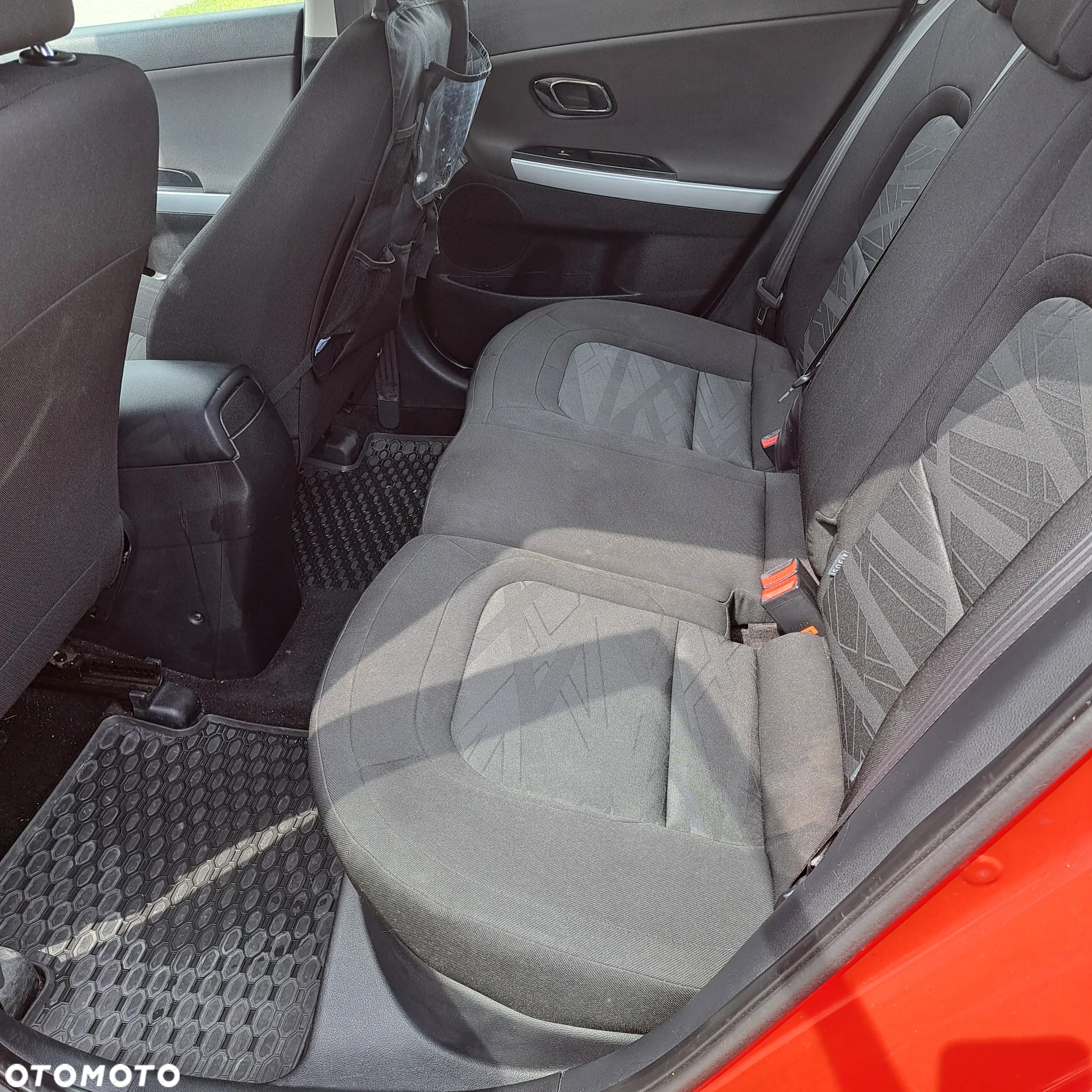 Kia Ceed - 12
