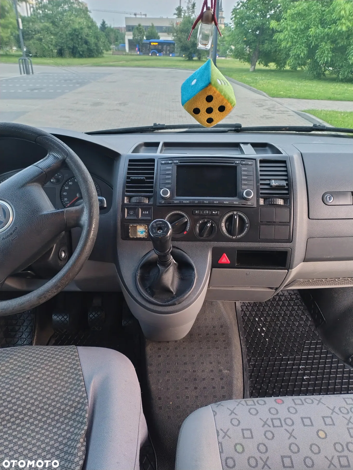 Volkswagen Caravelle - 15