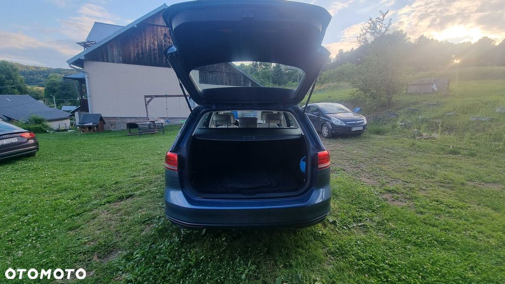Volkswagen Passat - 4