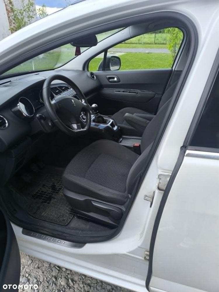 Peugeot 5008 HDI FAP 115 Allure - 2