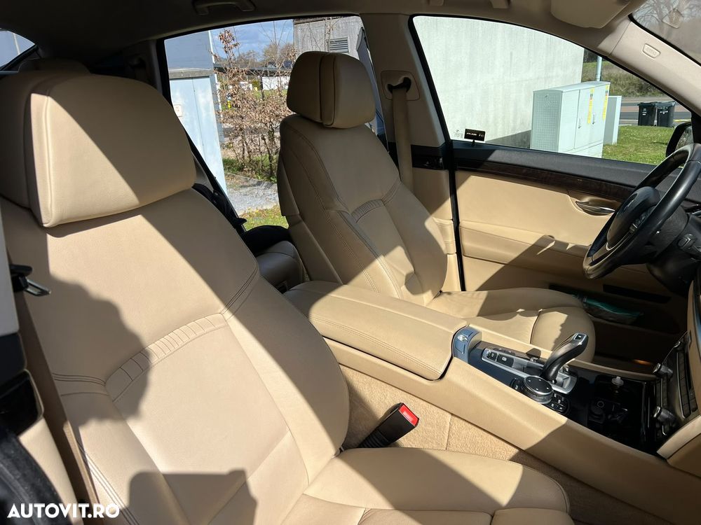 BMW Seria 5 520d - 25