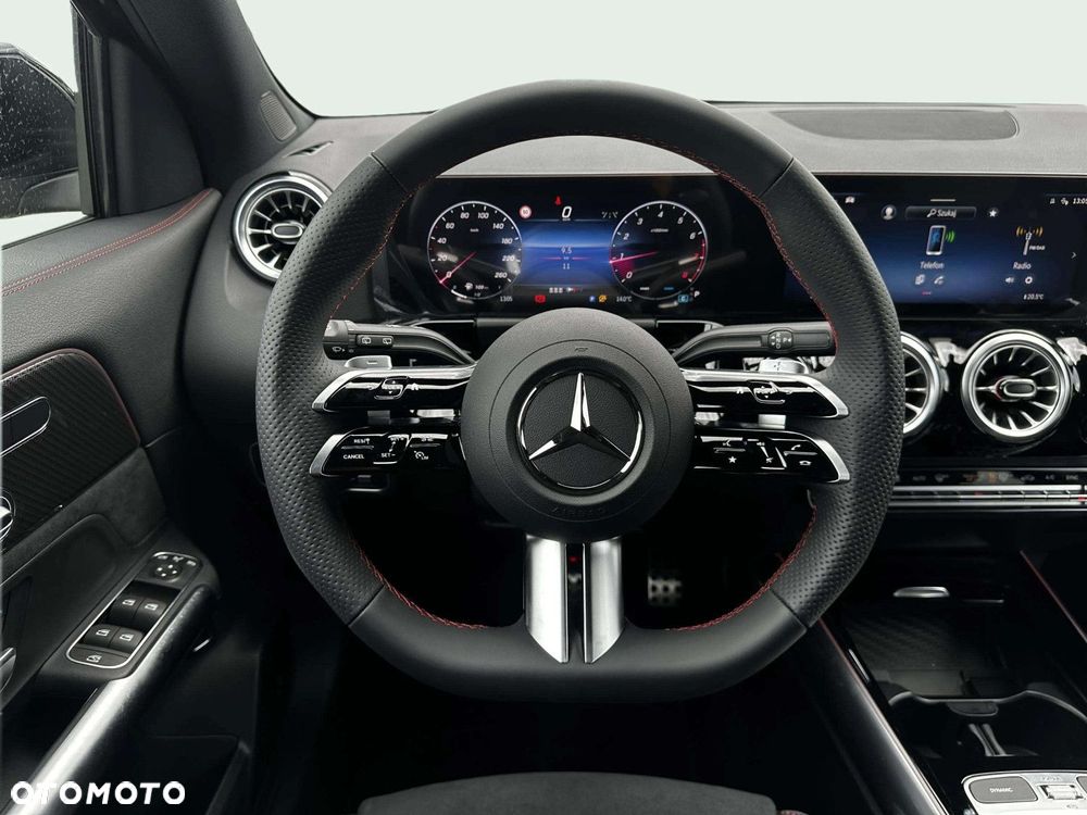 Mercedes-Benz GLA - 8