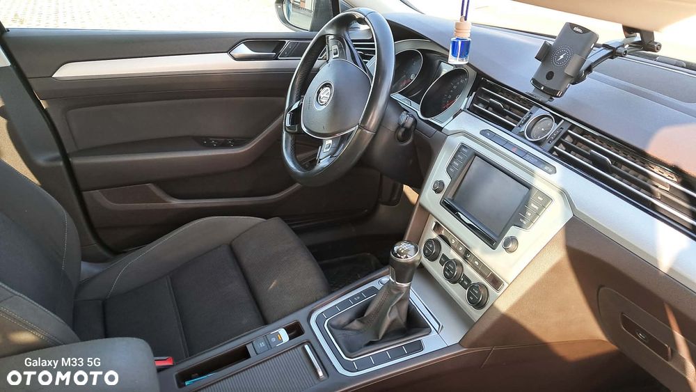 Volkswagen Passat 1.6 TDI BMT Comfortline - 6