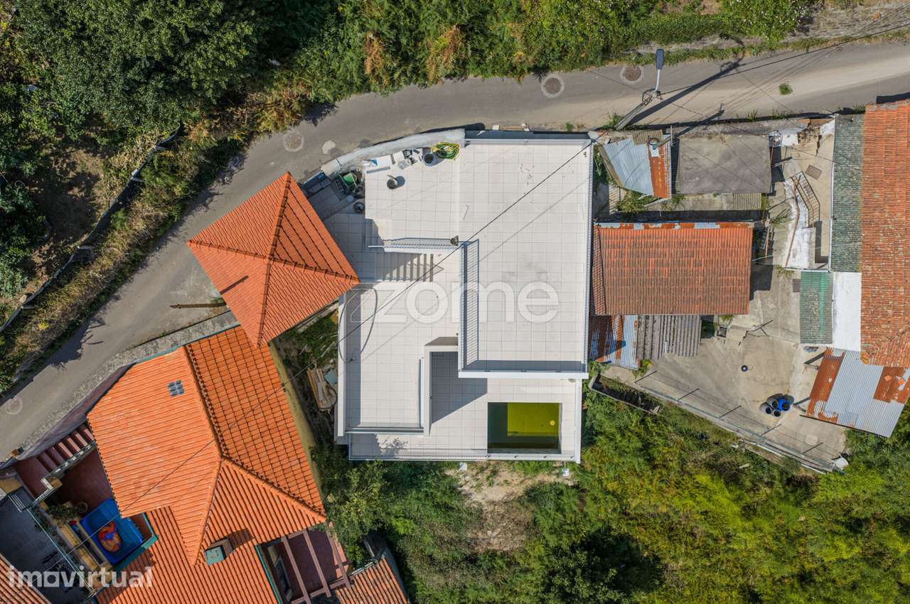 Moradia T3 com piscina e vistas únicas para o Douro, em Avintes - Grande imagem: 5/30