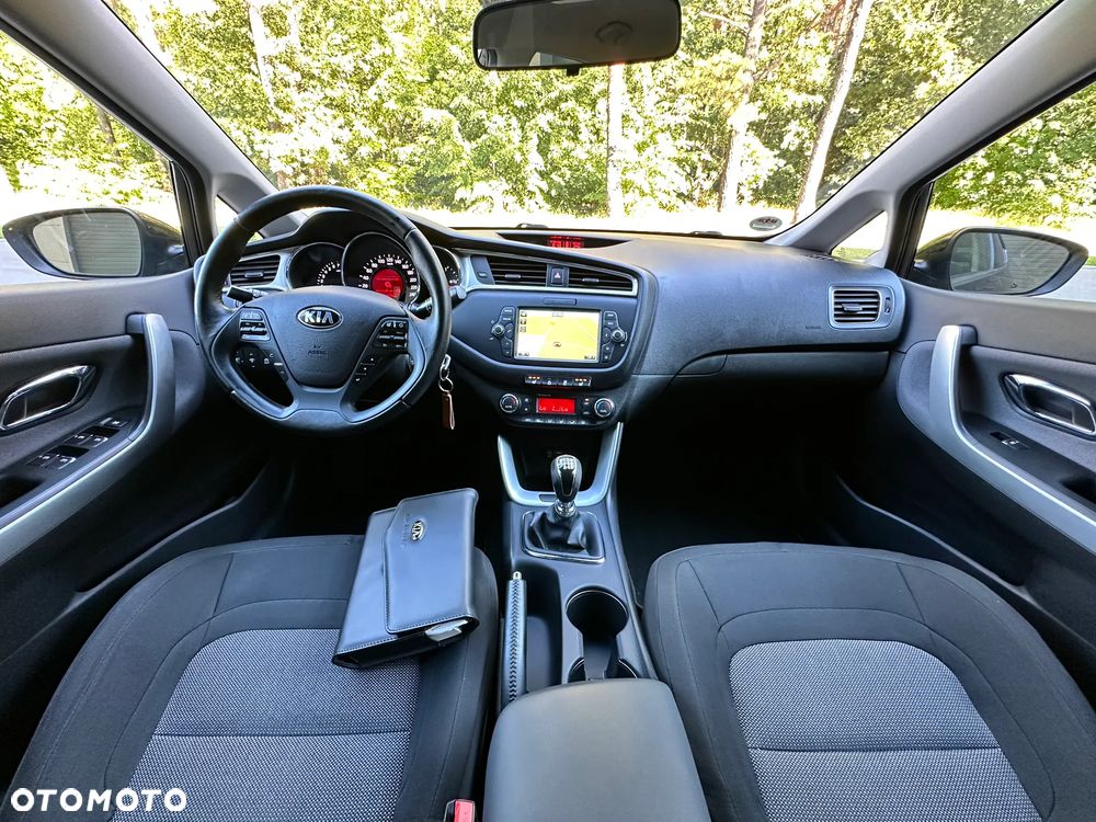 Kia Ceed 1.6 GDI Platinum Edition - 23