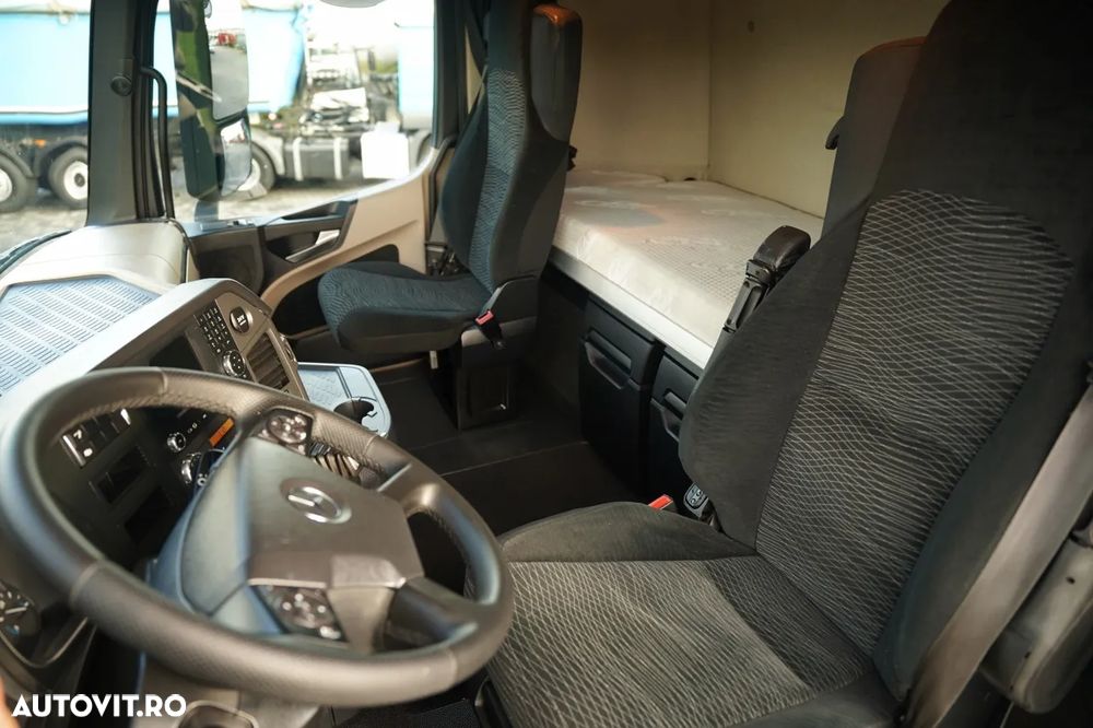 Mercedes-Benz ACTROS 2551 / TANDEM COMBINAT 120 M3 / TRAVERSĂ / RIDICATIVĂ / PUNTE RIDICATIVĂ / PODEA REZISTENTĂ - 31