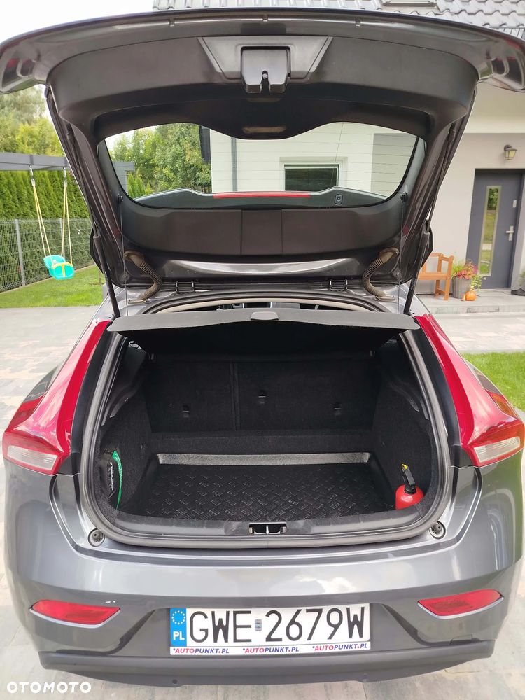 Volvo V40 D2 Kinetic - 17