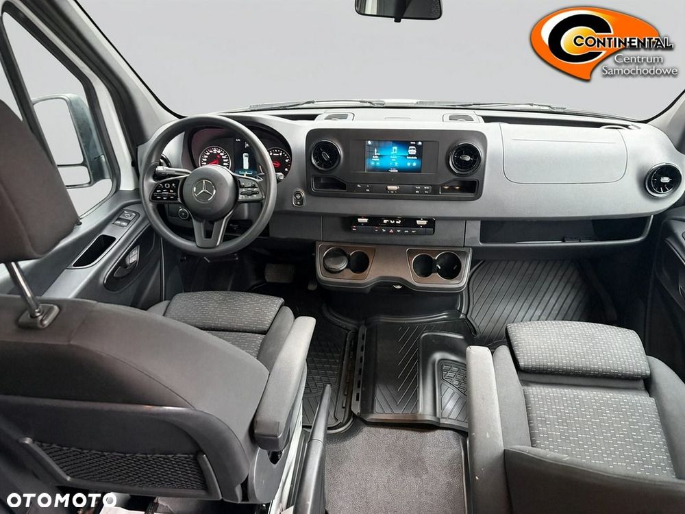 Mercedes-Benz Sprinter - 9