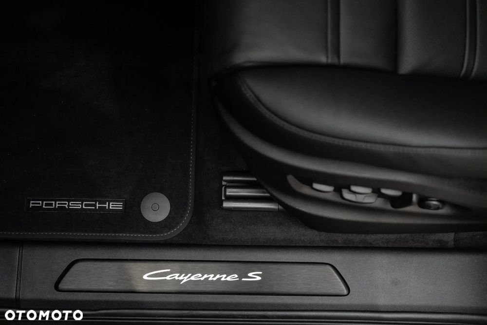 Porsche Cayenne S E-Hybrid PHEV Black Edition - 25