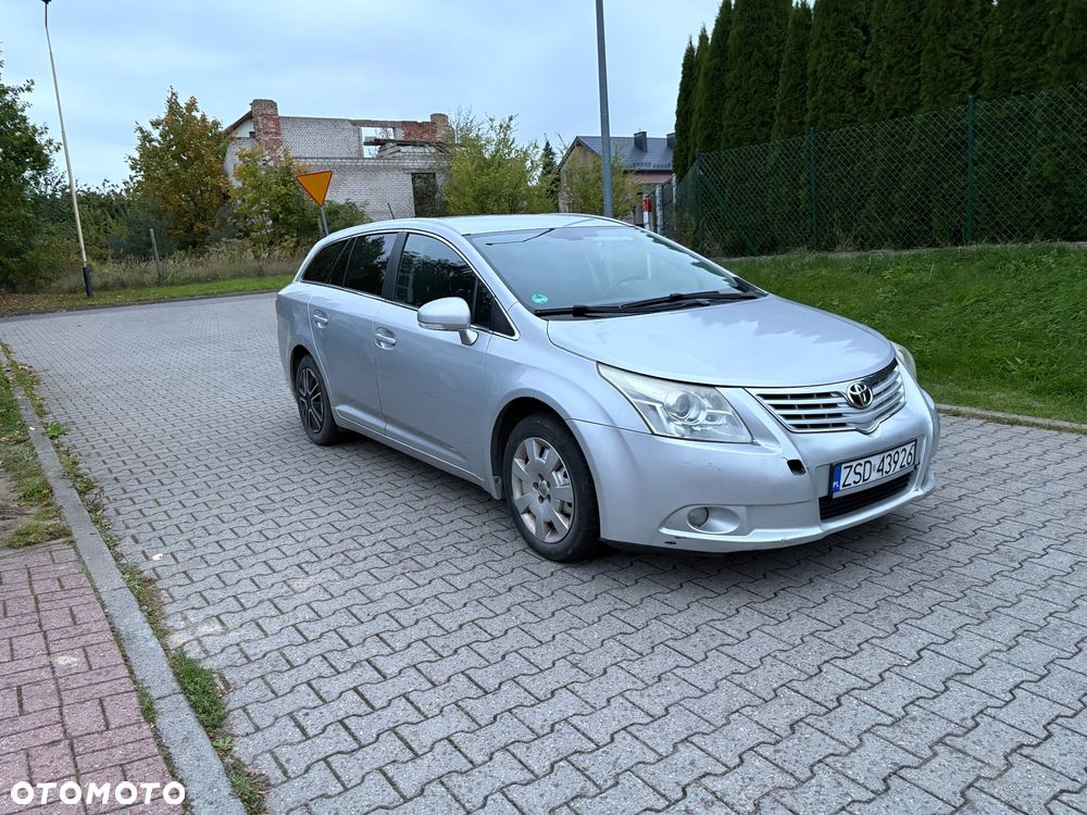 Toyota Avensis - 8