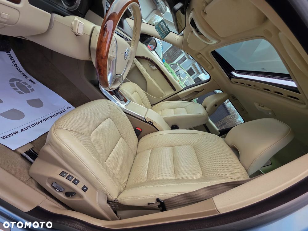 Volvo V70 2.5T Summum - 24