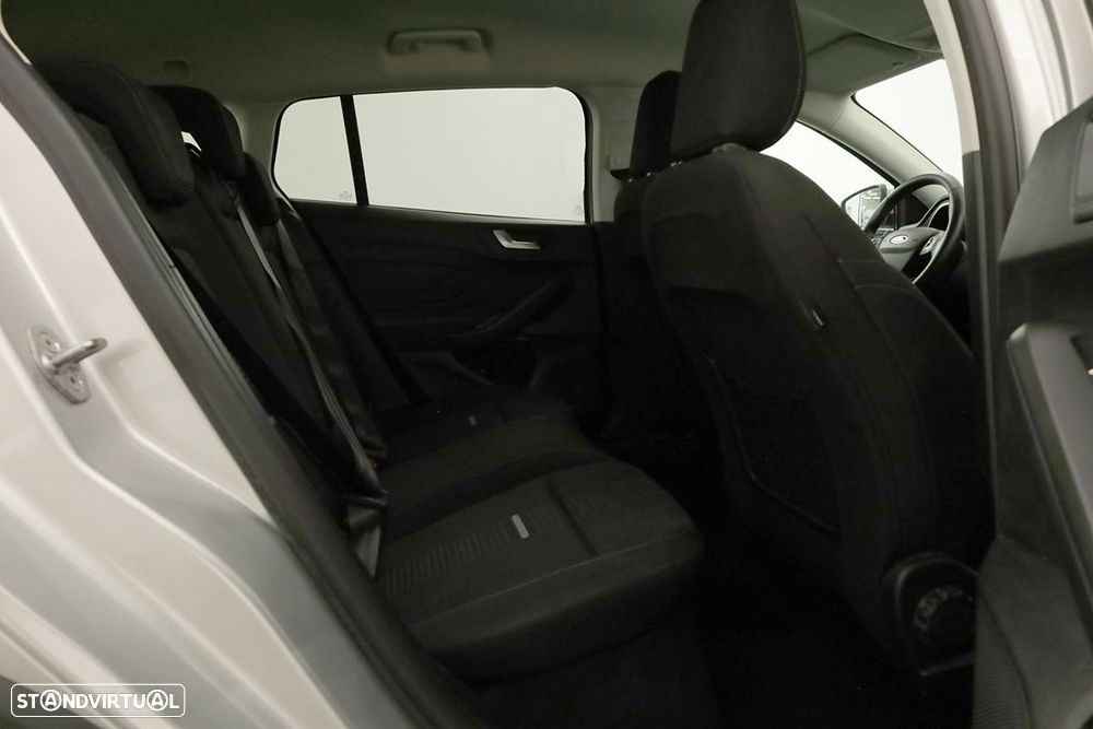 Ford Focus SW - 21