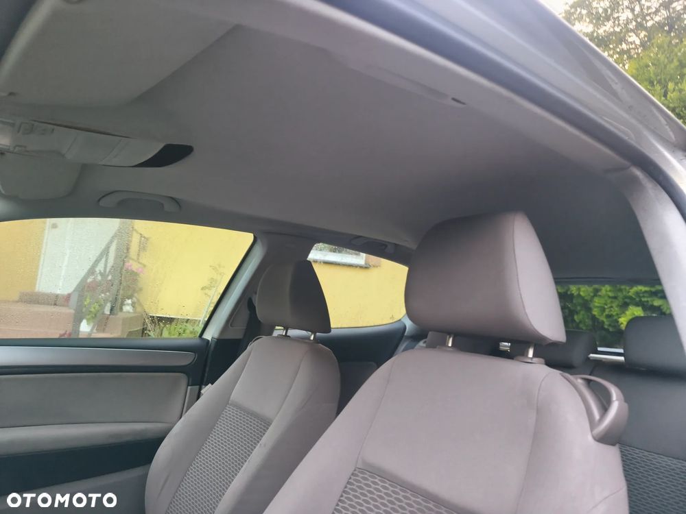 Volkswagen Golf - 10