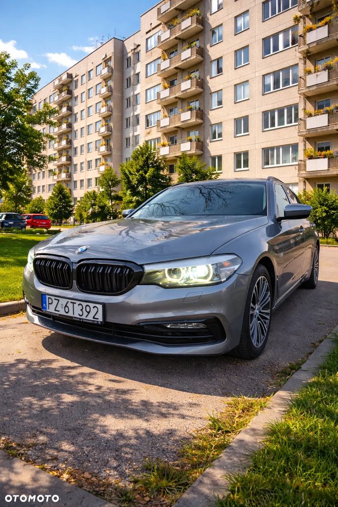 BMW Seria 5 520d Sport Line - 34