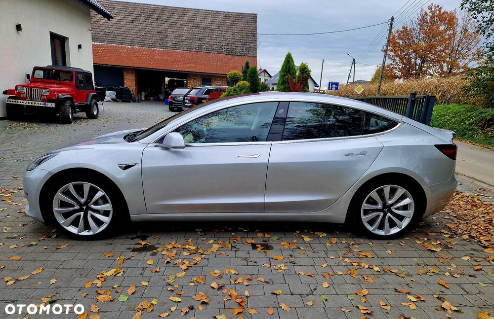 Tesla Model 3 Long Range AWD - 9