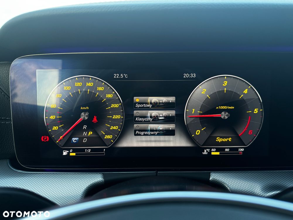 Mercedes-Benz Klasa E 220 d 4-Matic 9G-TRONIC - 23