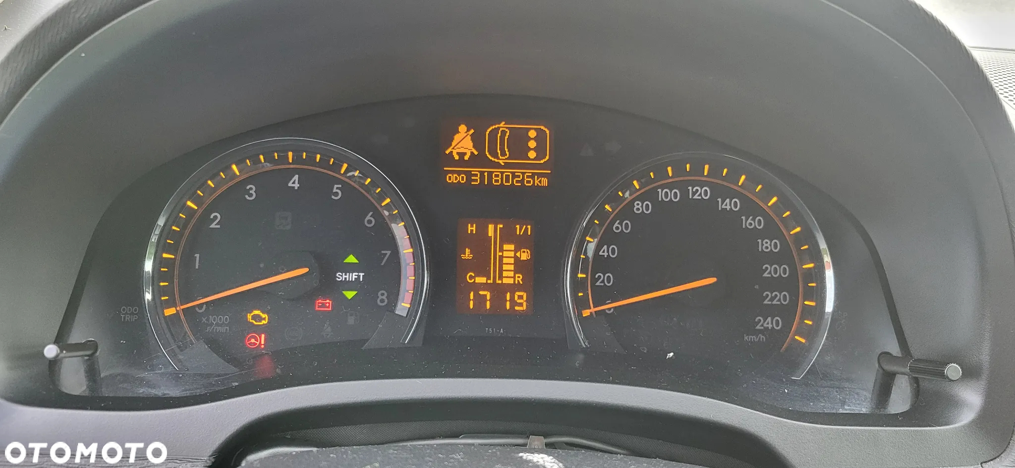 Toyota Avensis - 13